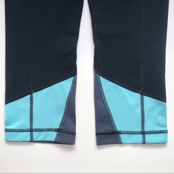 Under Armour Perfect Tight Crop Legging | Black - Picture 5 of 8